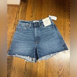 Abercrombie high rise mom shorts 4 inch NEW with tags